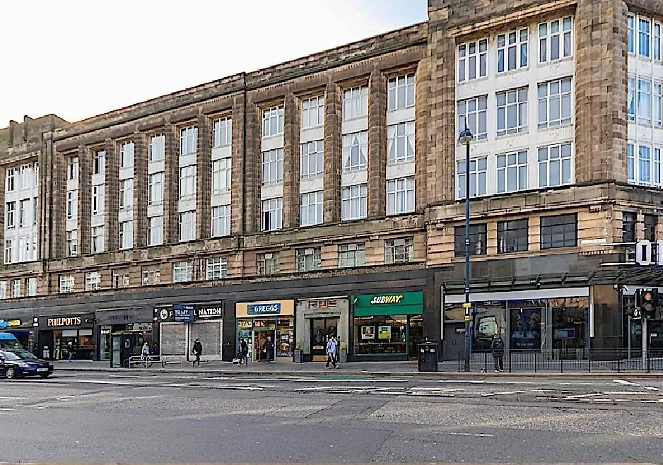 Flat In Central Edinburgh Old Town 0*,